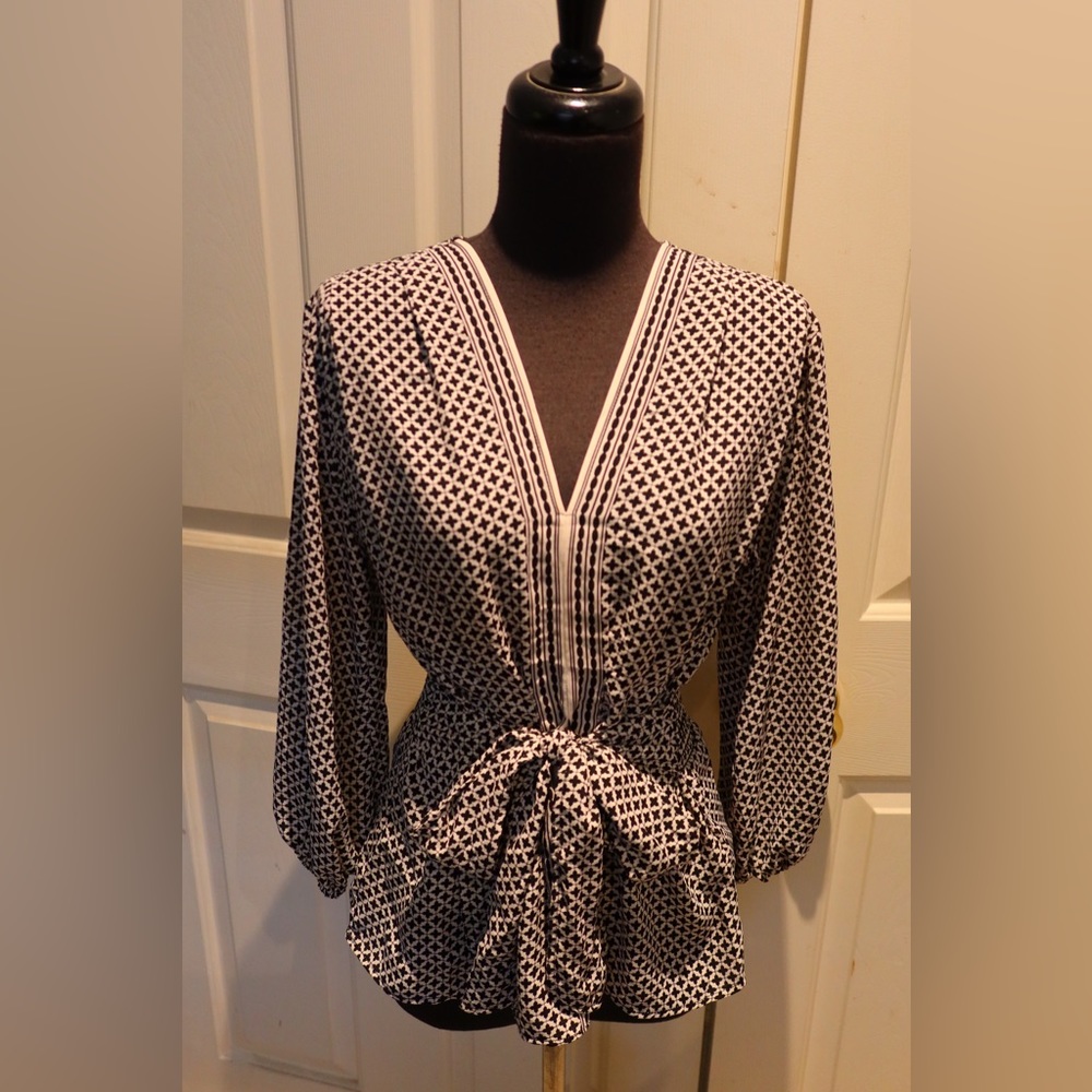 NWT Max Studio V Neck Waist Tie Blouse size S
